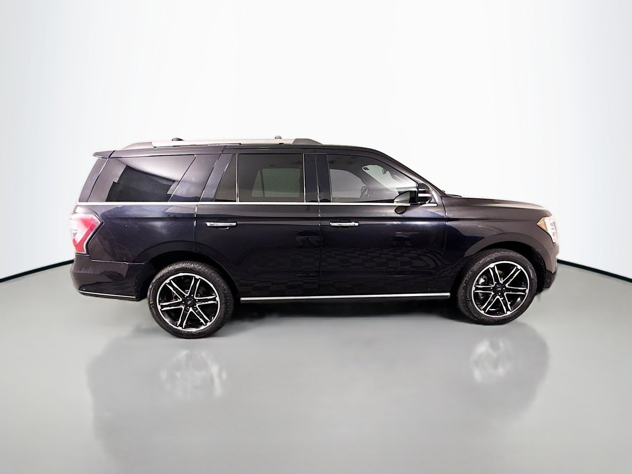Used 2019 Ford Expedition Limited w/ Special Edition Package RWD image 11