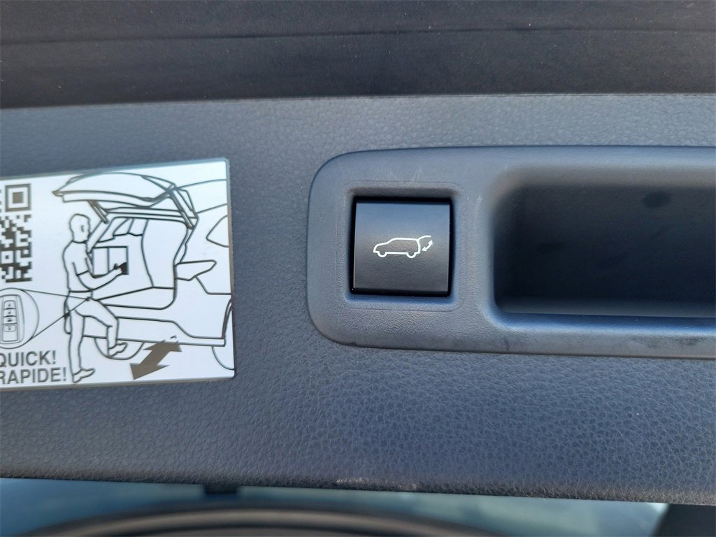 Used 2023 Toyota Highlander Limited image 10