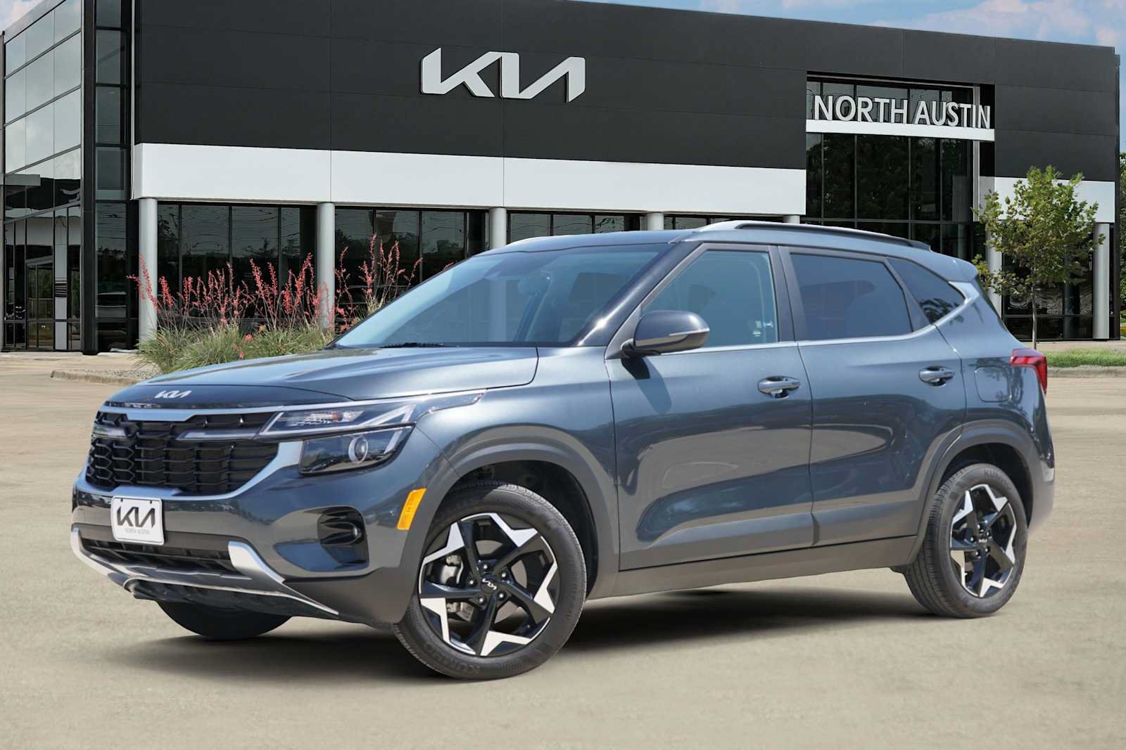 Used 2025 Kia Seltos EX w/ EX Sunroof Package FWD image 1