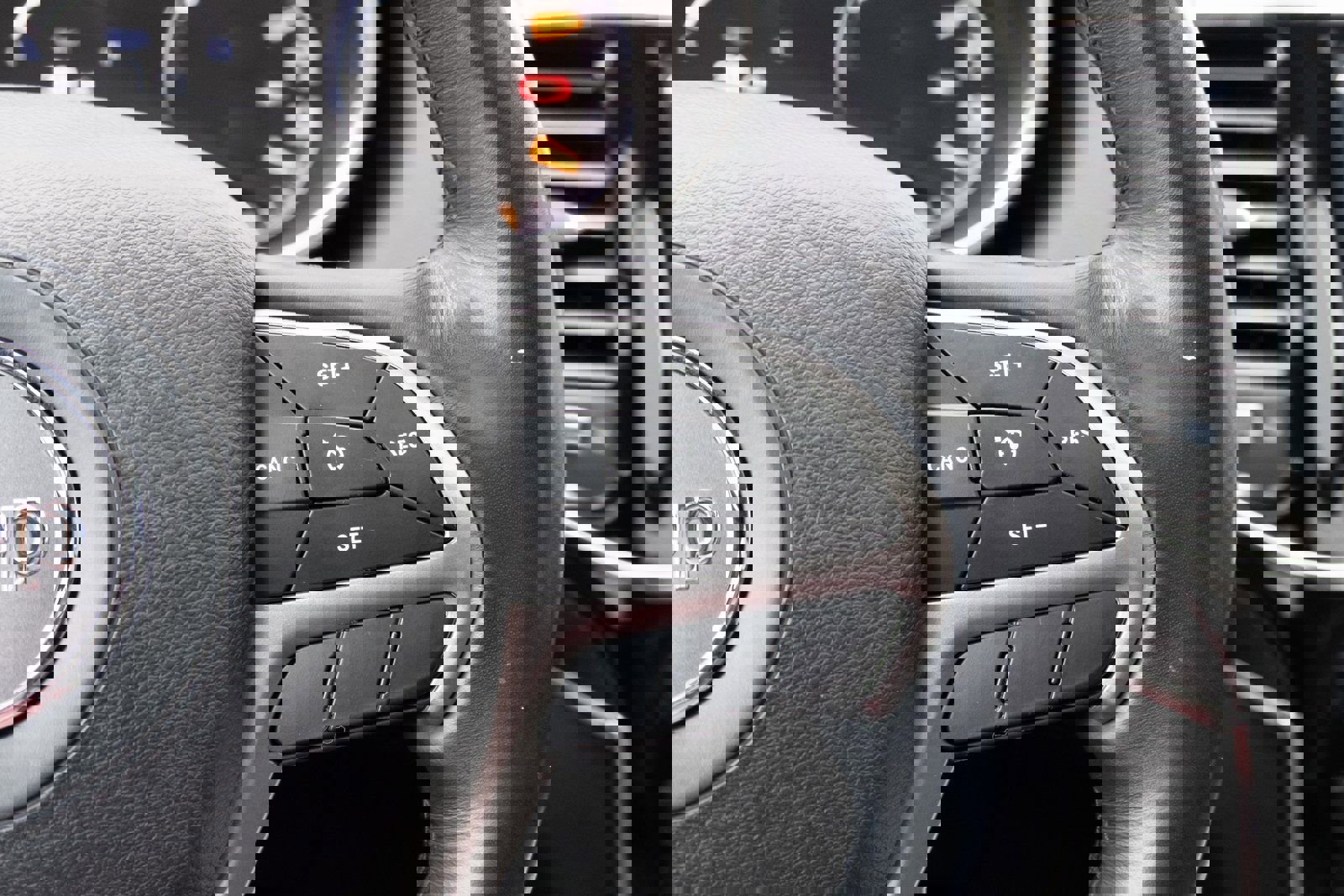 Used 2019 Jeep Grand Cherokee Limited w/ Luxury Group II image 9