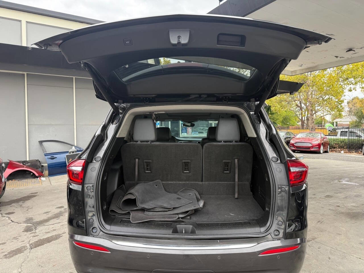 Used 2020 Buick Enclave Essence image 7