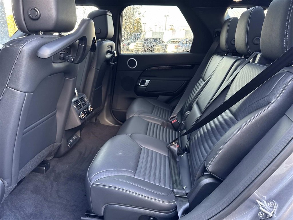 New 2025 Land Rover Discovery S image 14