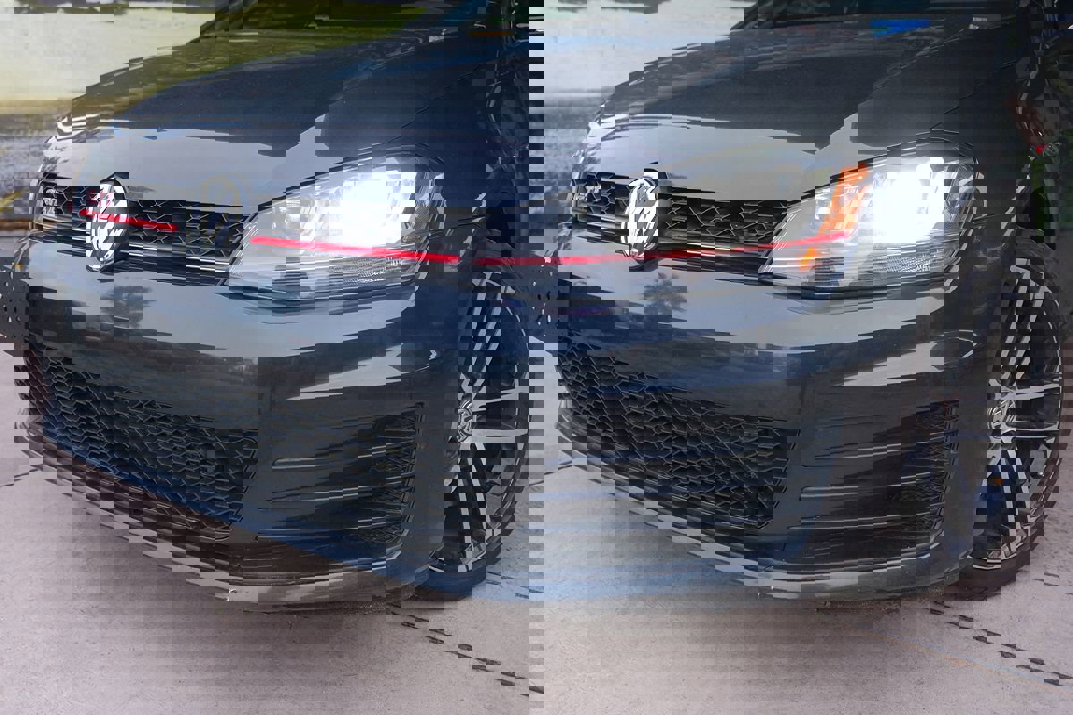 Used 2017 Volkswagen GTI Sport image 8