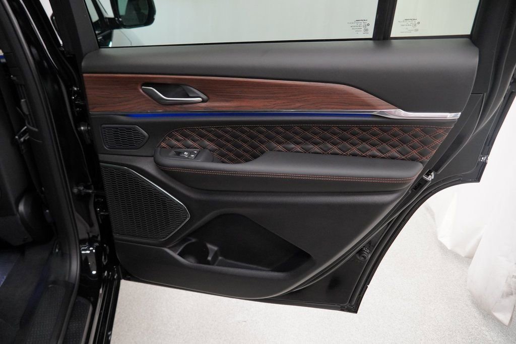New 2025 Jeep Grand Cherokee L Summit w/ Obsidian Package image 33