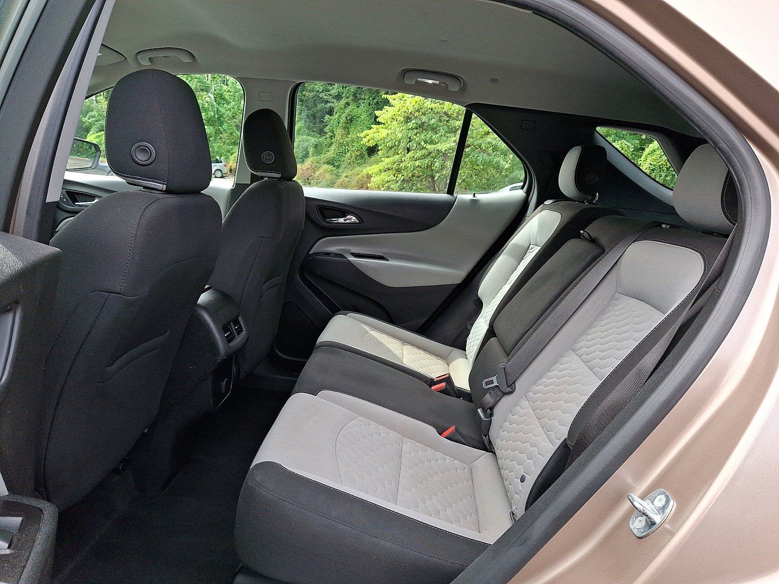 Used 2018 Chevrolet Equinox LS AWD/4WD image 11