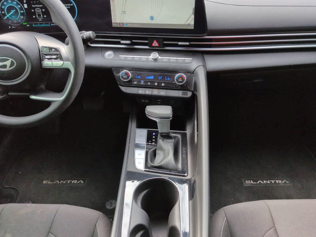 Used 2024 Hyundai Elantra Blue FWD image 18