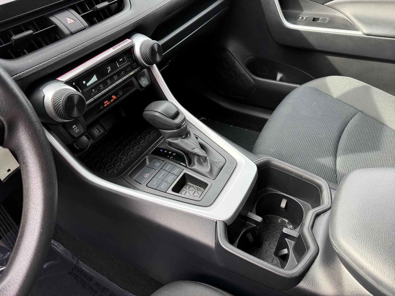 Used 2024 Toyota RAV4 LE image 13