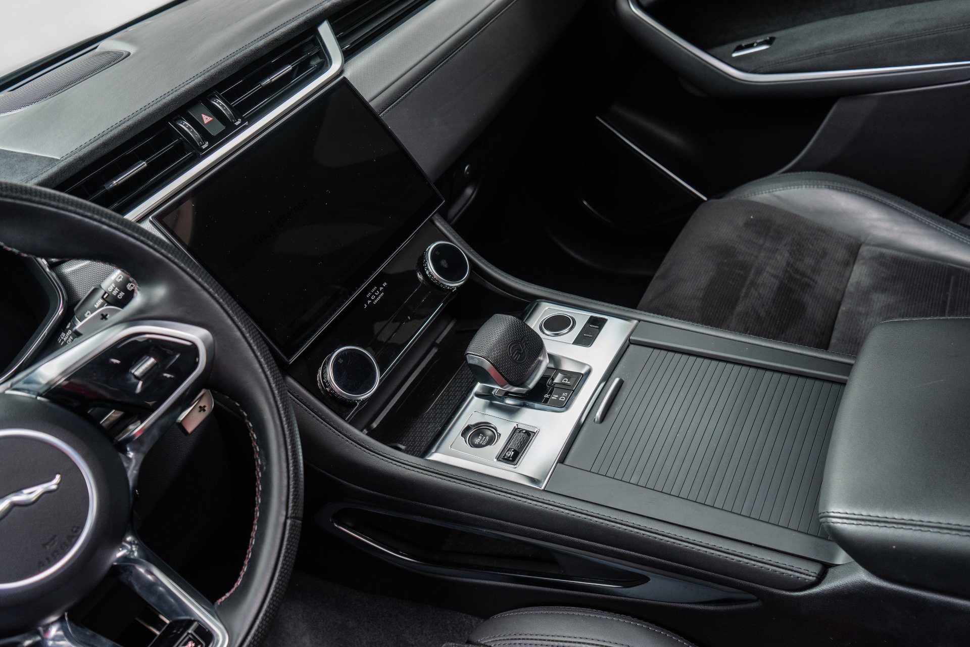 Used 2023 Jaguar F-PACE SVR image 28