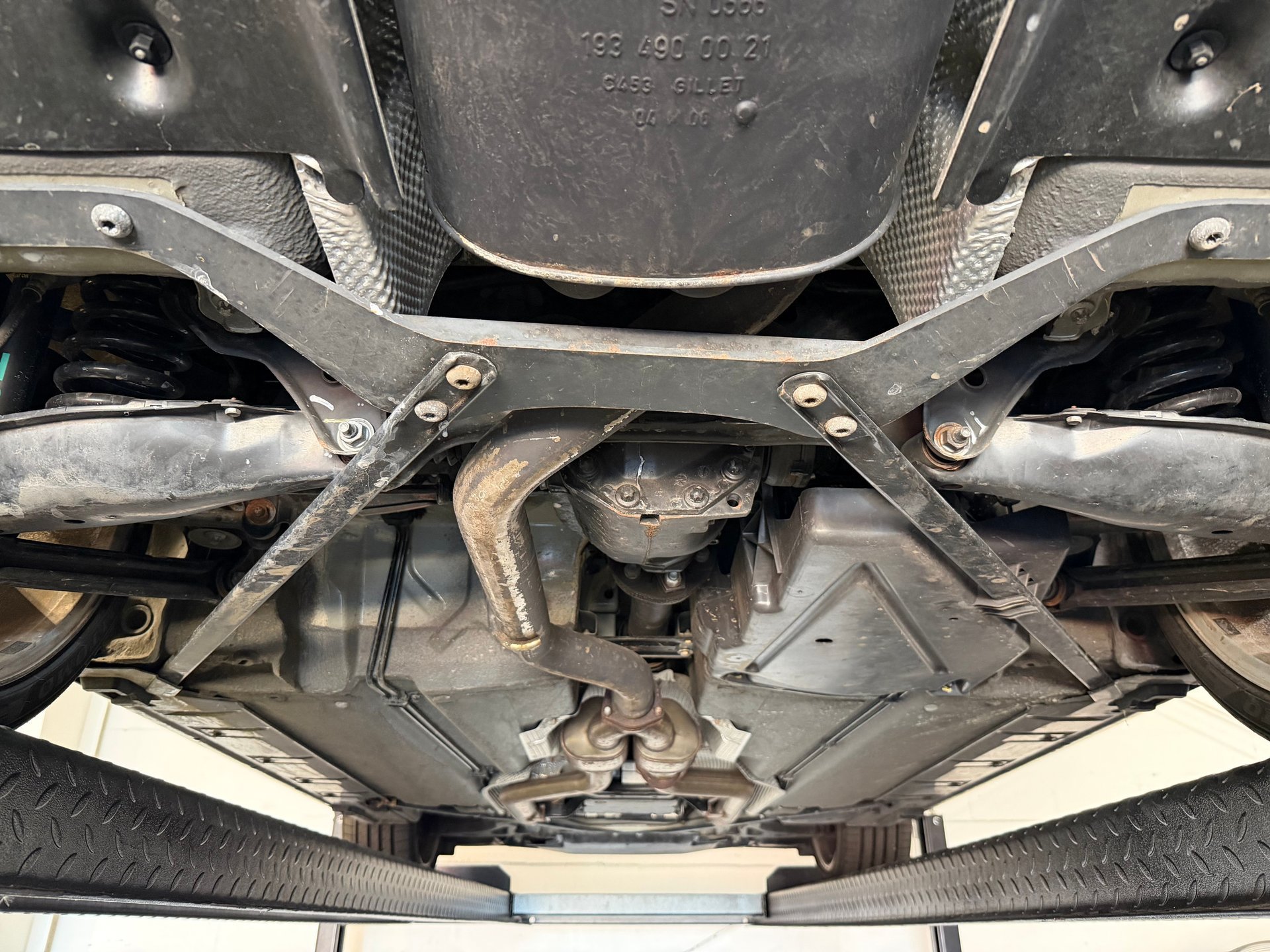 Used 2005 Chrysler Crossfire Limited RWD image 11