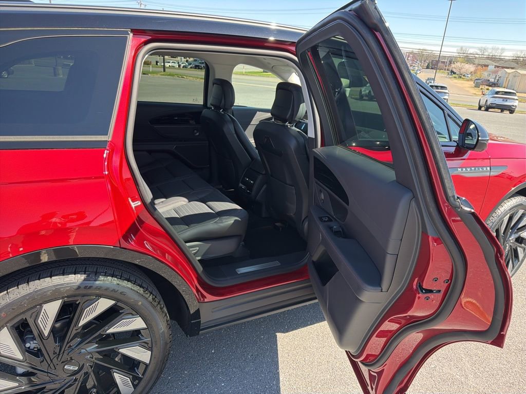 New 2026 Lincoln Nautilus Reserve w/ Jet Appearance Package AWD/4WD image 19