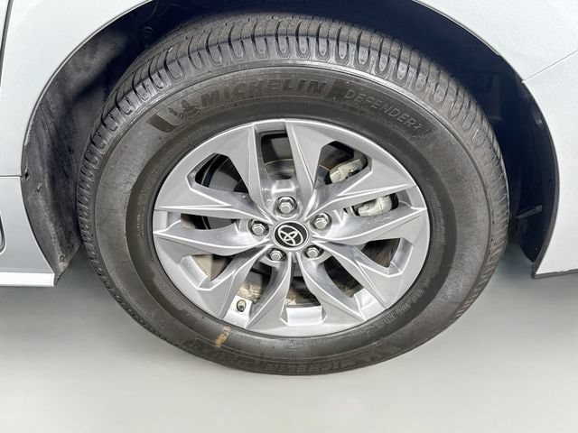 Certified 2021 Toyota Sienna LE FWD image 32