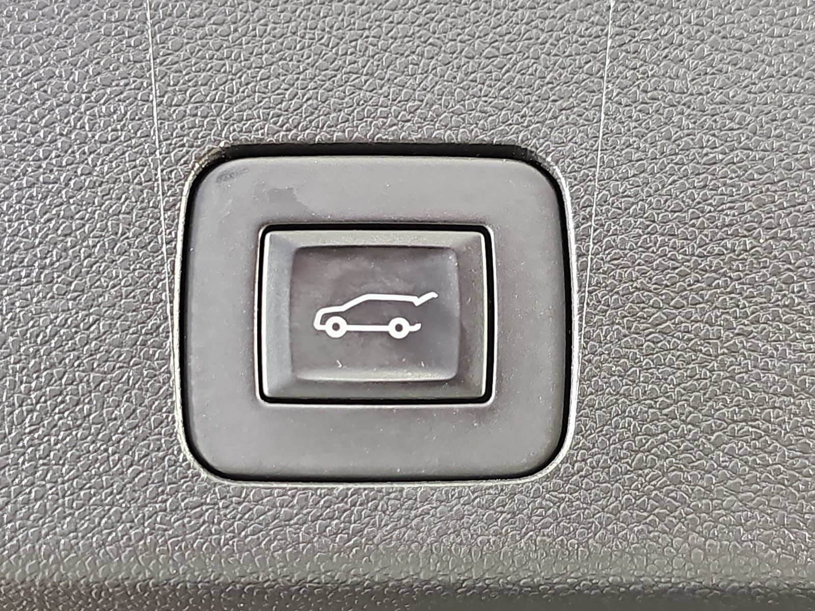 Used 2023 Buick Encore GX Essence w/ Experience Buick Package FWD image 12