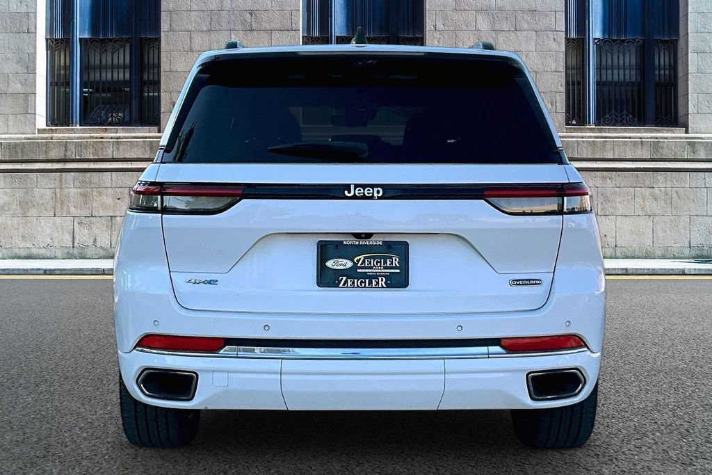 Used 2023 Jeep Grand Cherokee Overland w/ Luxury Tech Group IV AWD/4WD image 4