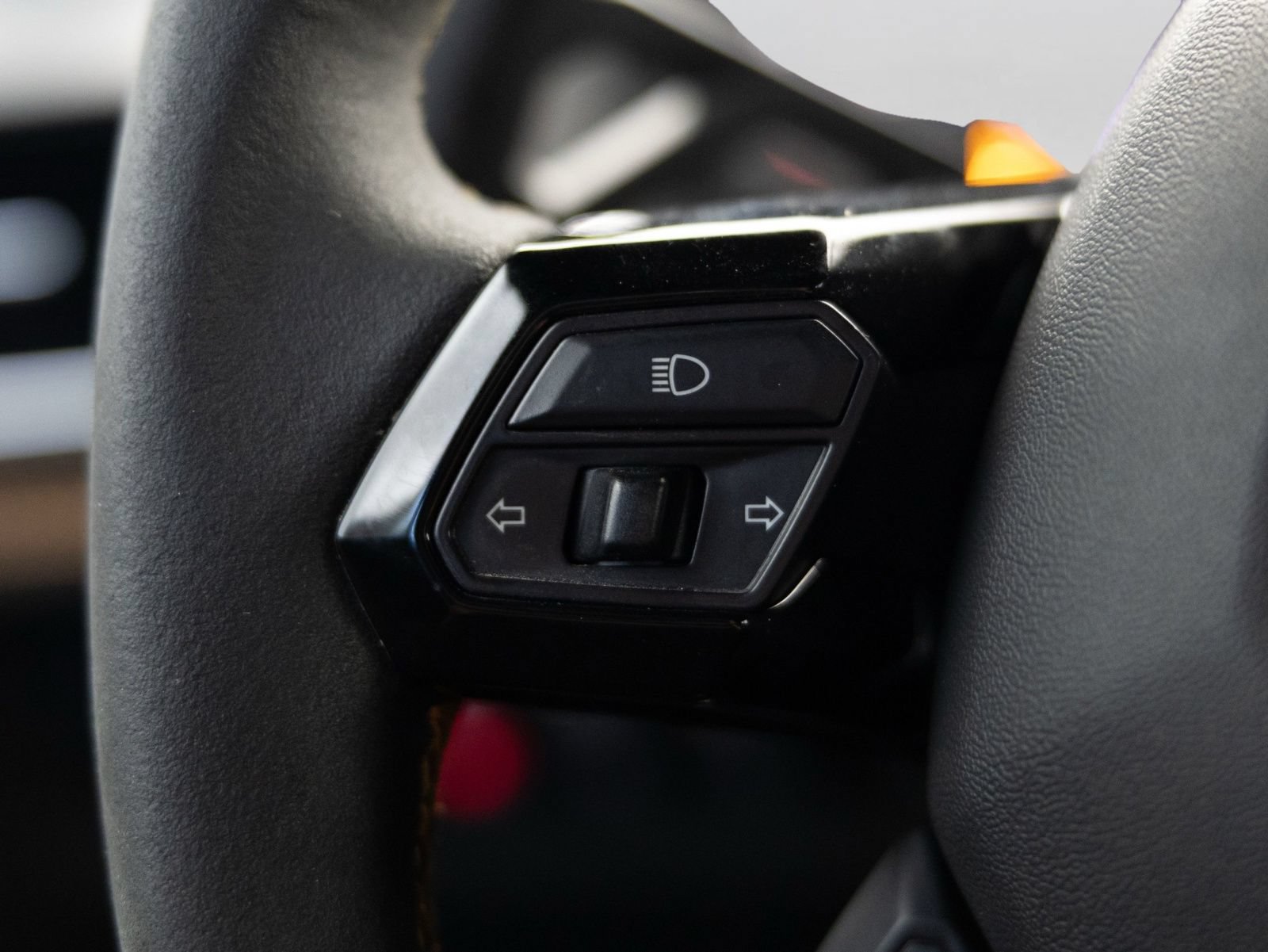 Used 2022 Lamborghini Huracan STO RWD image 29