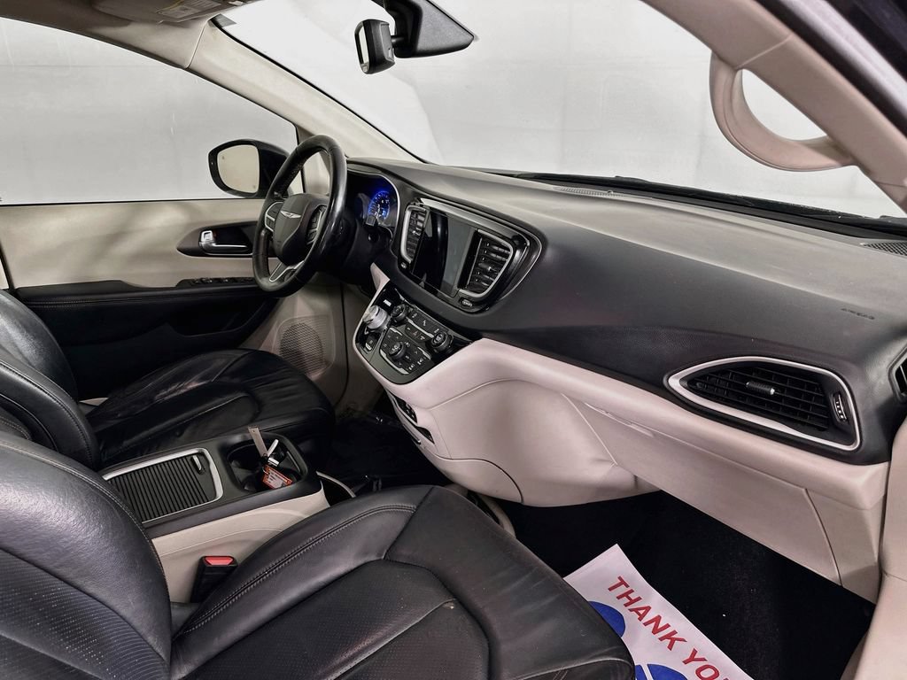 Certified 2020 Chrysler Pacifica Touring-L Plus FWD image 35