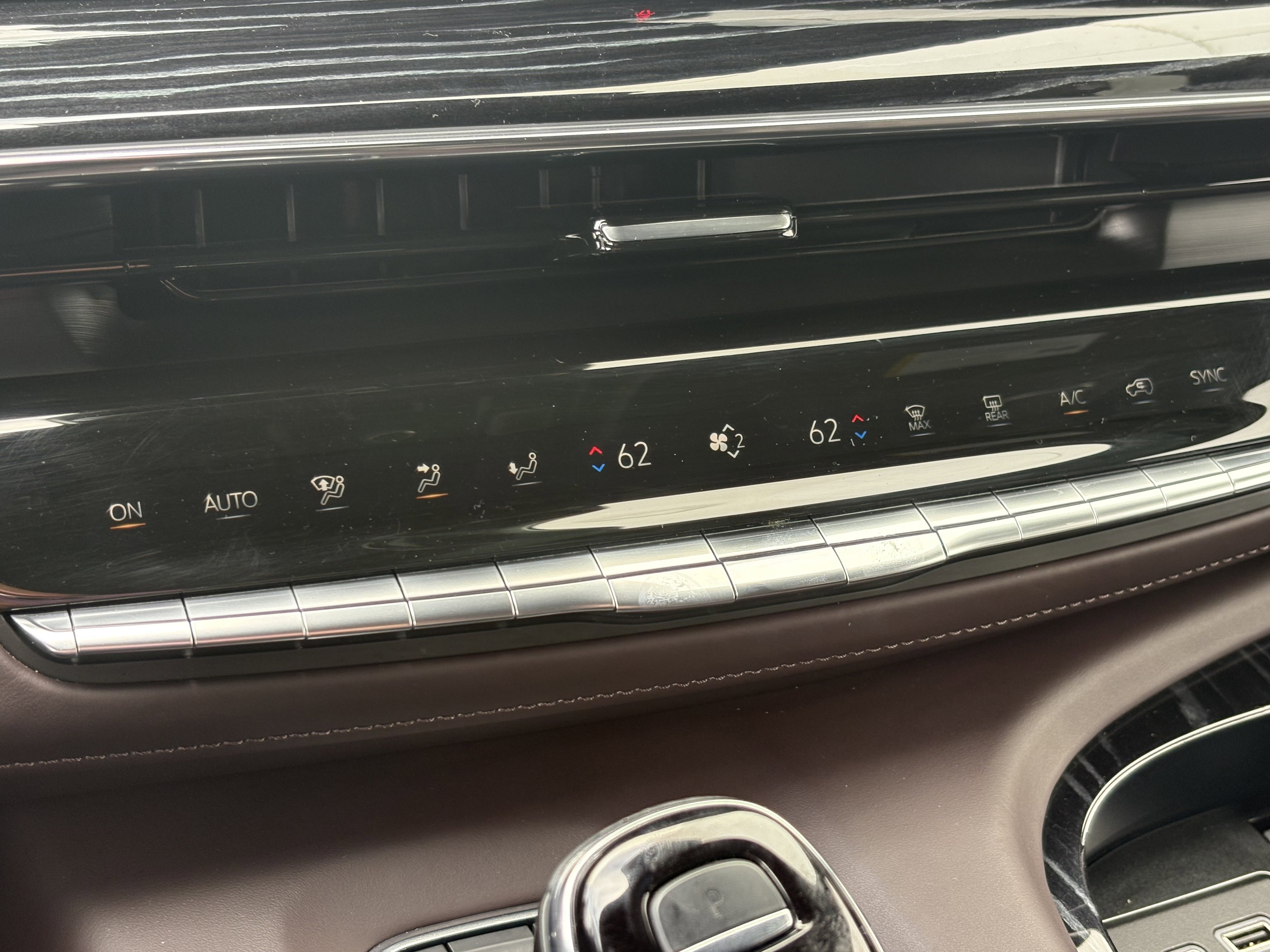 Used 2023 Cadillac Escalade ESV V AWD/4WD image 29