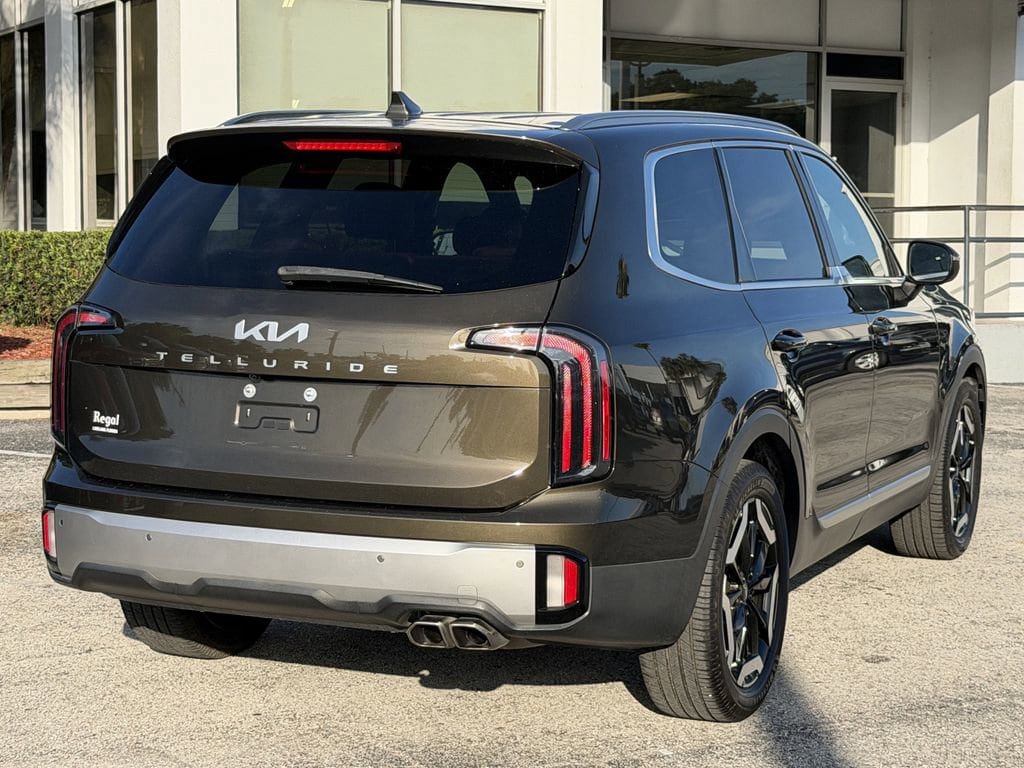 Certified 2023 Kia Telluride EX FWD image 5