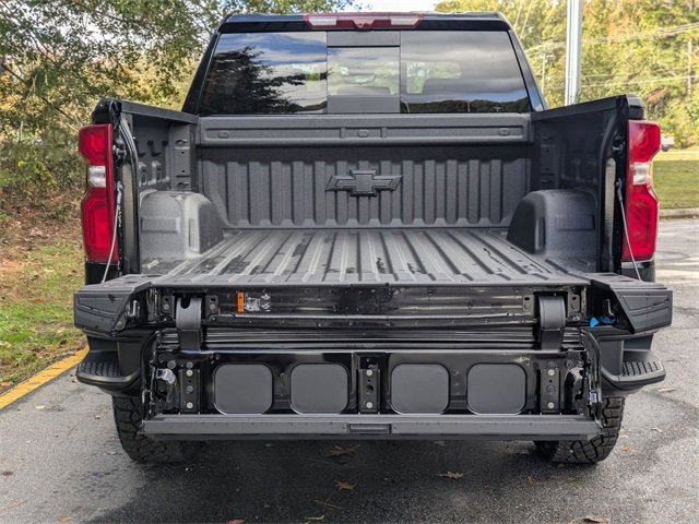 New 2026 Chevrolet Silverado 1500 ZR2 w/ Dark Appearance Package image 31