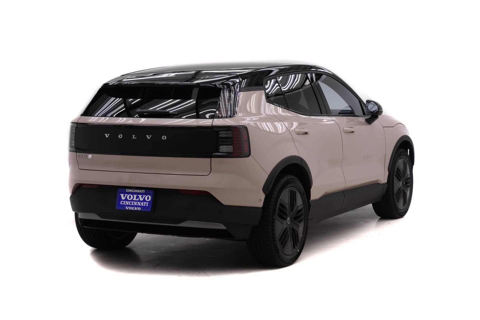 New 2026 Volvo EX30 Cross Country Ultra w/ Protection Package Premier AWD/4WD image 5
