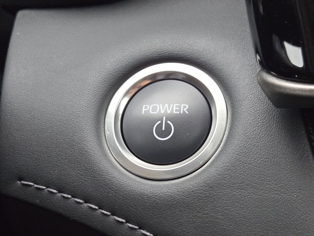 Used 2025 Toyota Highlander XLE AWD/4WD image 23