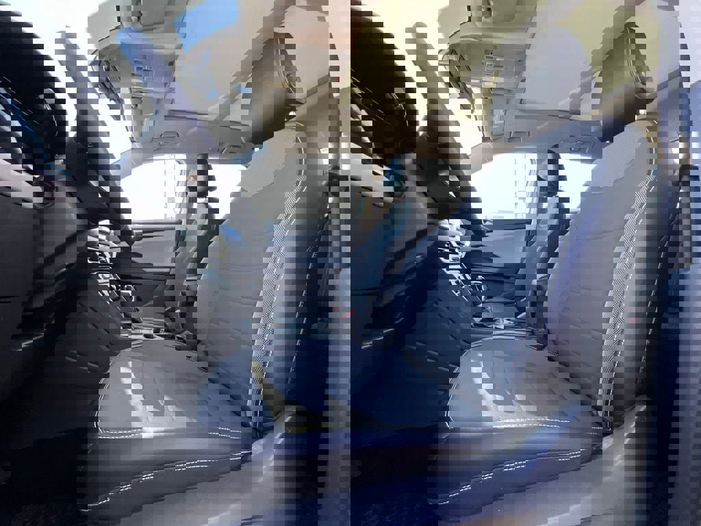 Certified 2022 Volkswagen Taos SE image 11