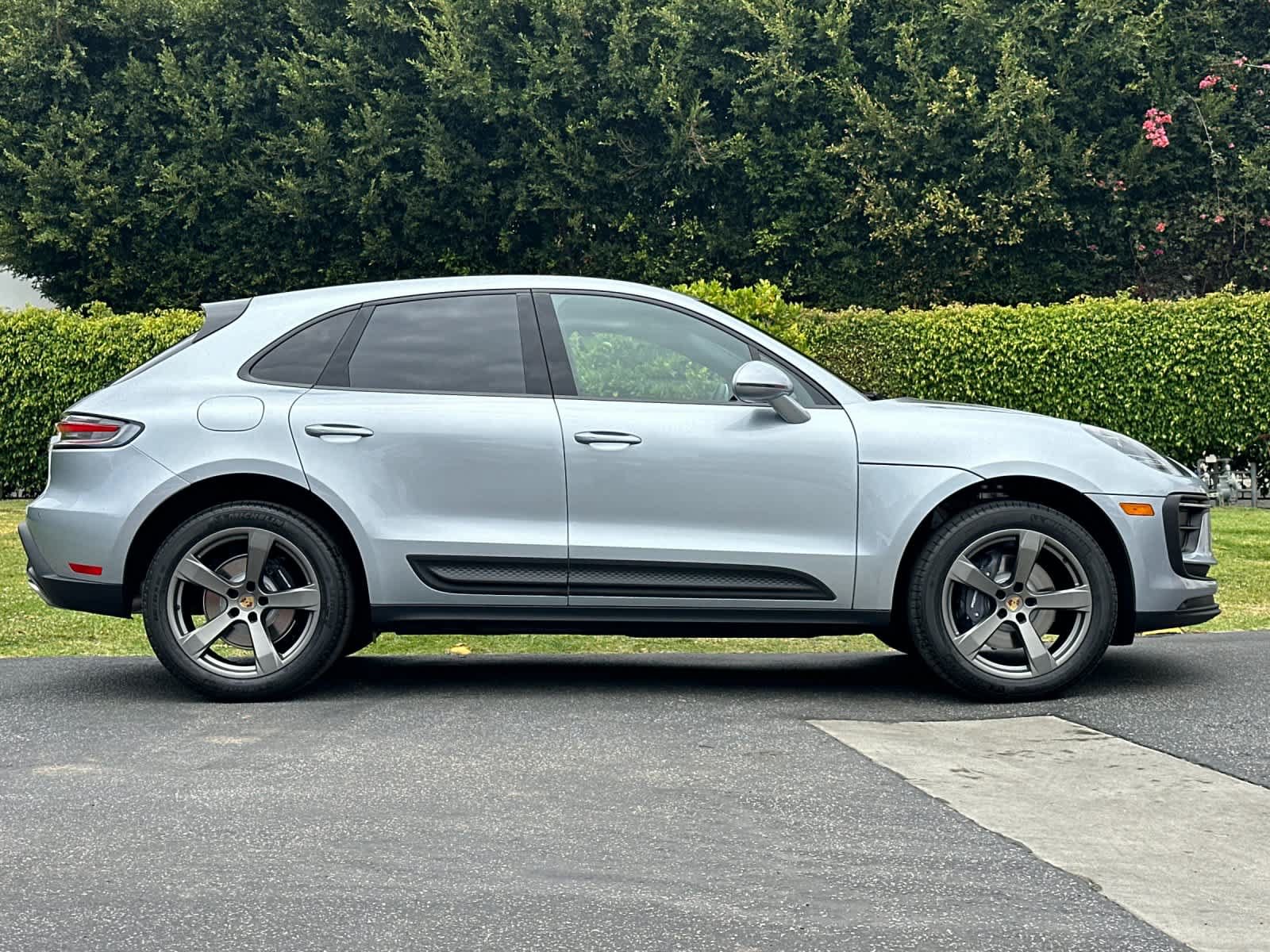 New 2026 Porsche Macan AWD/4WD image 9