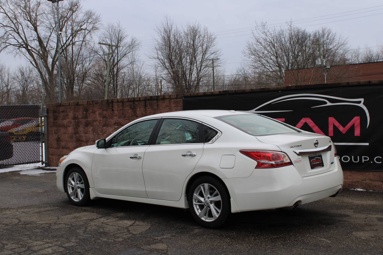 Used 2013 Nissan Altima 2.5 SV w/ 2.5SV Convenience Pkg FWD image 5
