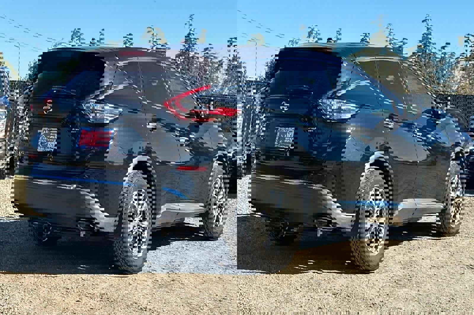 Used 2015 Nissan Murano S w/ Navigation Package image 3