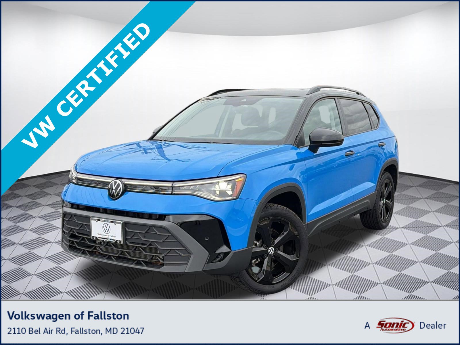Certified 2025 Volkswagen Taos SE AWD/4WD image 1