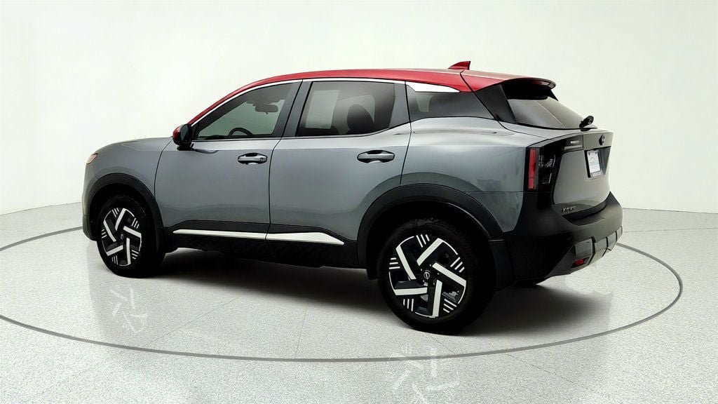 Used 2025 Nissan Kicks SV FWD image 7