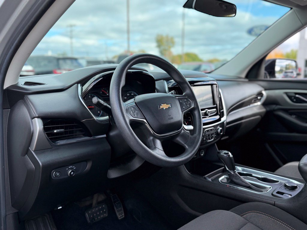 Used 2019 Chevrolet Traverse LS w/ LPO, Blackout Package FWD image 8