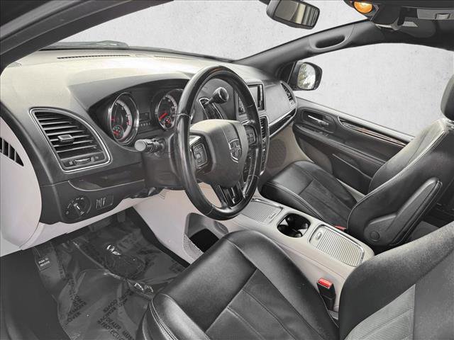 Used 2019 Dodge Grand Caravan SXT image 11