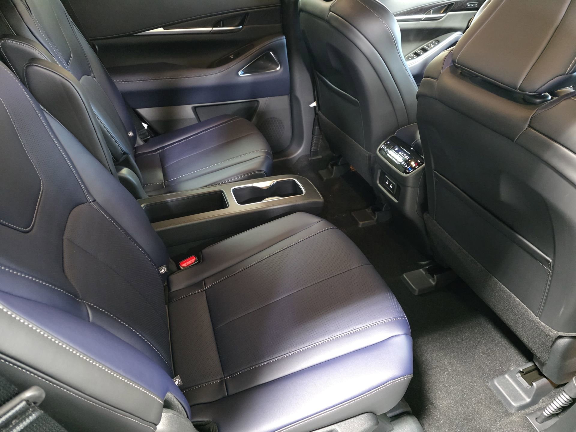 New 2026 INFINITI QX60 Sport w/ Dark Cargo Package image 11