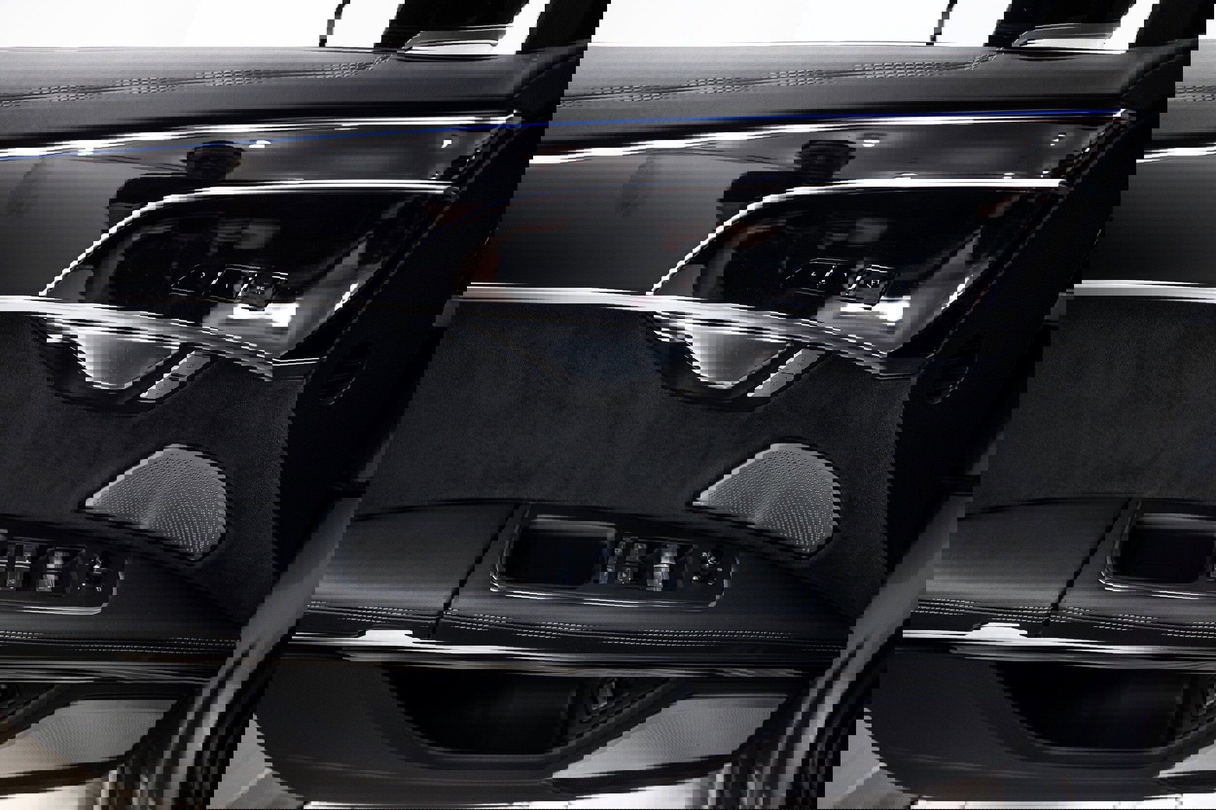 Used 2022 Audi S8 w/ S8 Comfort Plus Package image 14