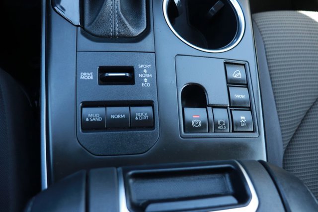 Used 2024 Toyota Highlander LE image 19