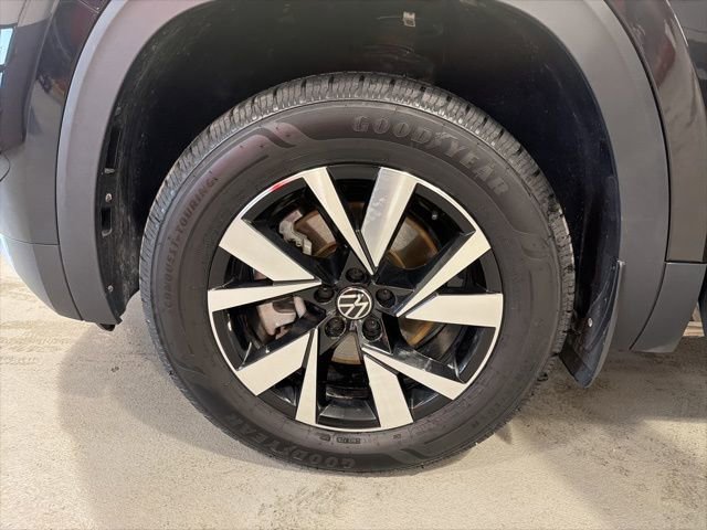 Used 2023 Volkswagen Atlas Cross Sport SE image 28