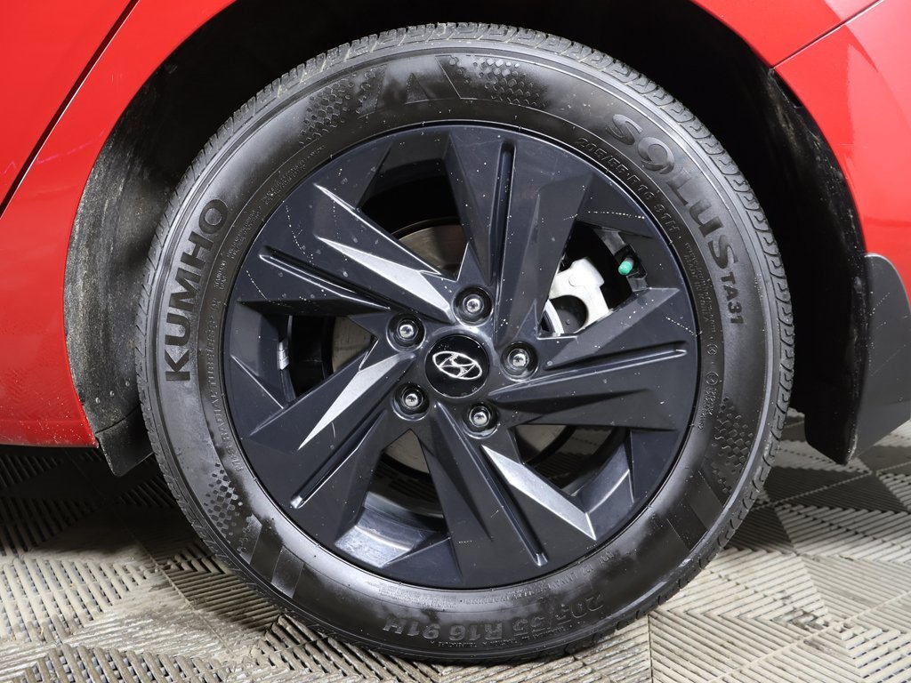 Certified 2023 Hyundai Elantra SEL image 18