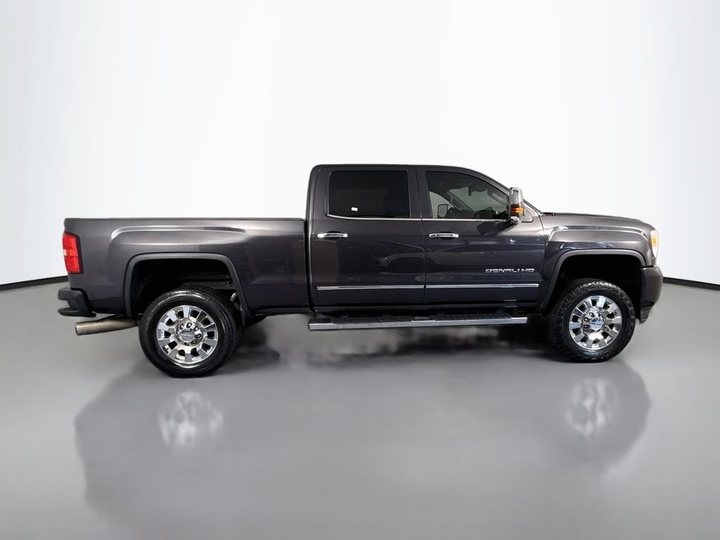 Used 2016 GMC Sierra 2500 Denali w/ Duramax Plus Package AWD/4WD image 4