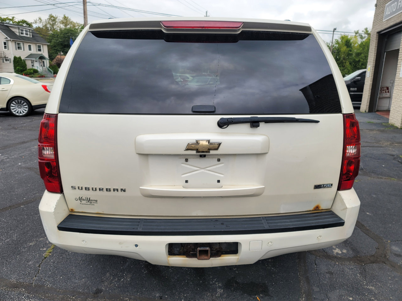 Used 2008 Chevrolet Suburban LTZ w/ LTZ Preferred Equipment Group image 5