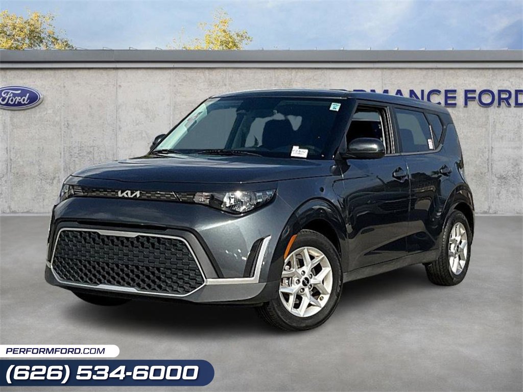 Used 2023 Kia Soul LX w/ LX Technology Package image 1