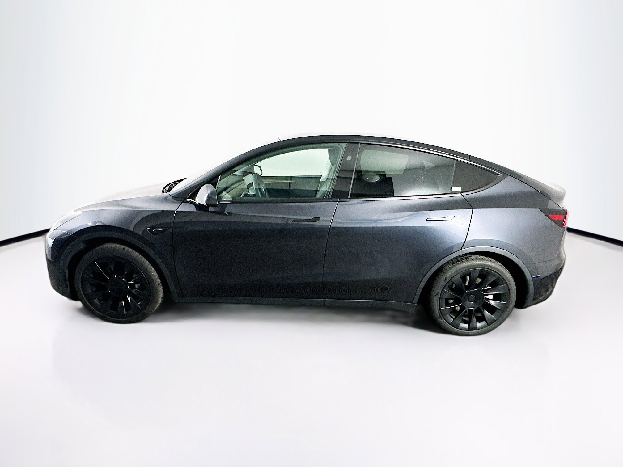 Used 2024 Tesla Model Y Long Range AWD/4WD image 4