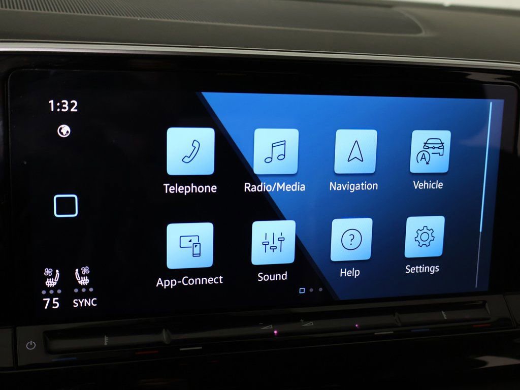 Used 2025 Volkswagen Atlas SE image 47