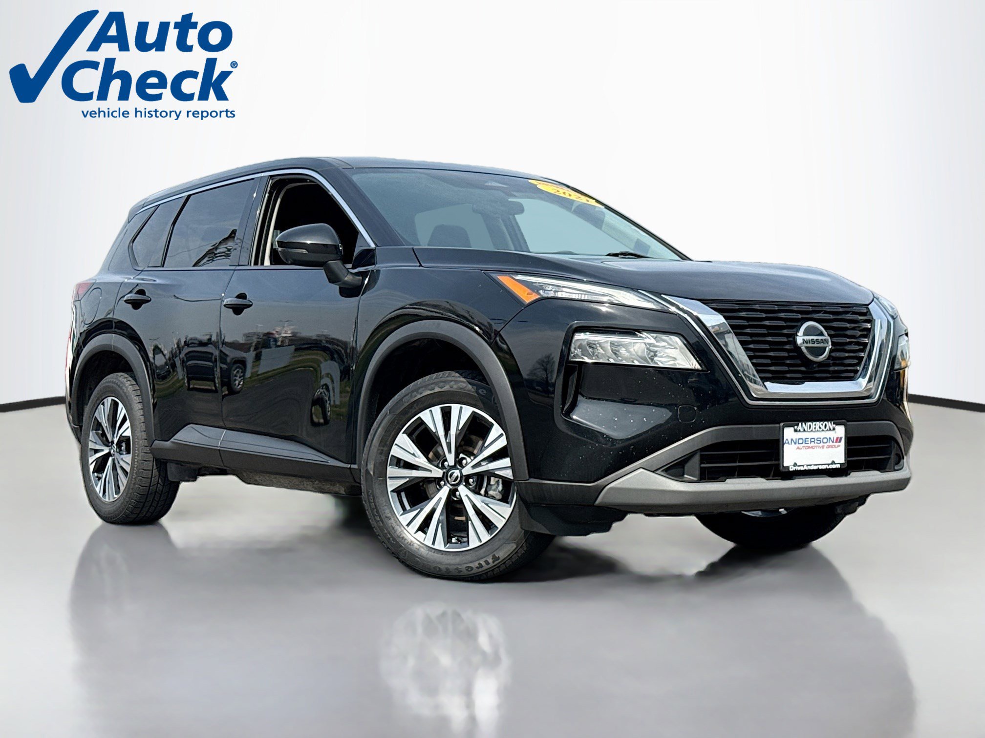 Used 2021 Nissan Rogue SV image 1