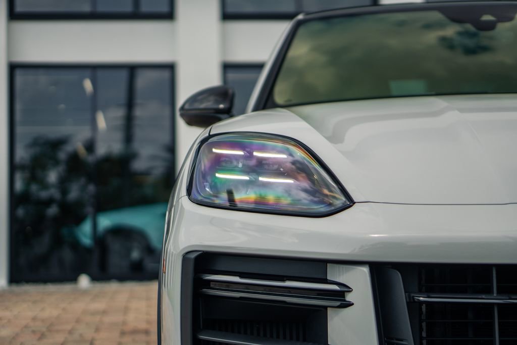 Used 2024 Porsche Cayenne Turbo GT image 9