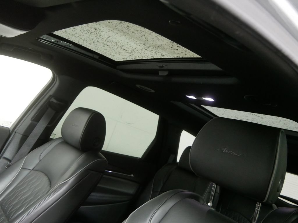 Used 2023 Buick Enclave Avenir w/ Avenir Technology Package AWD/4WD image 12