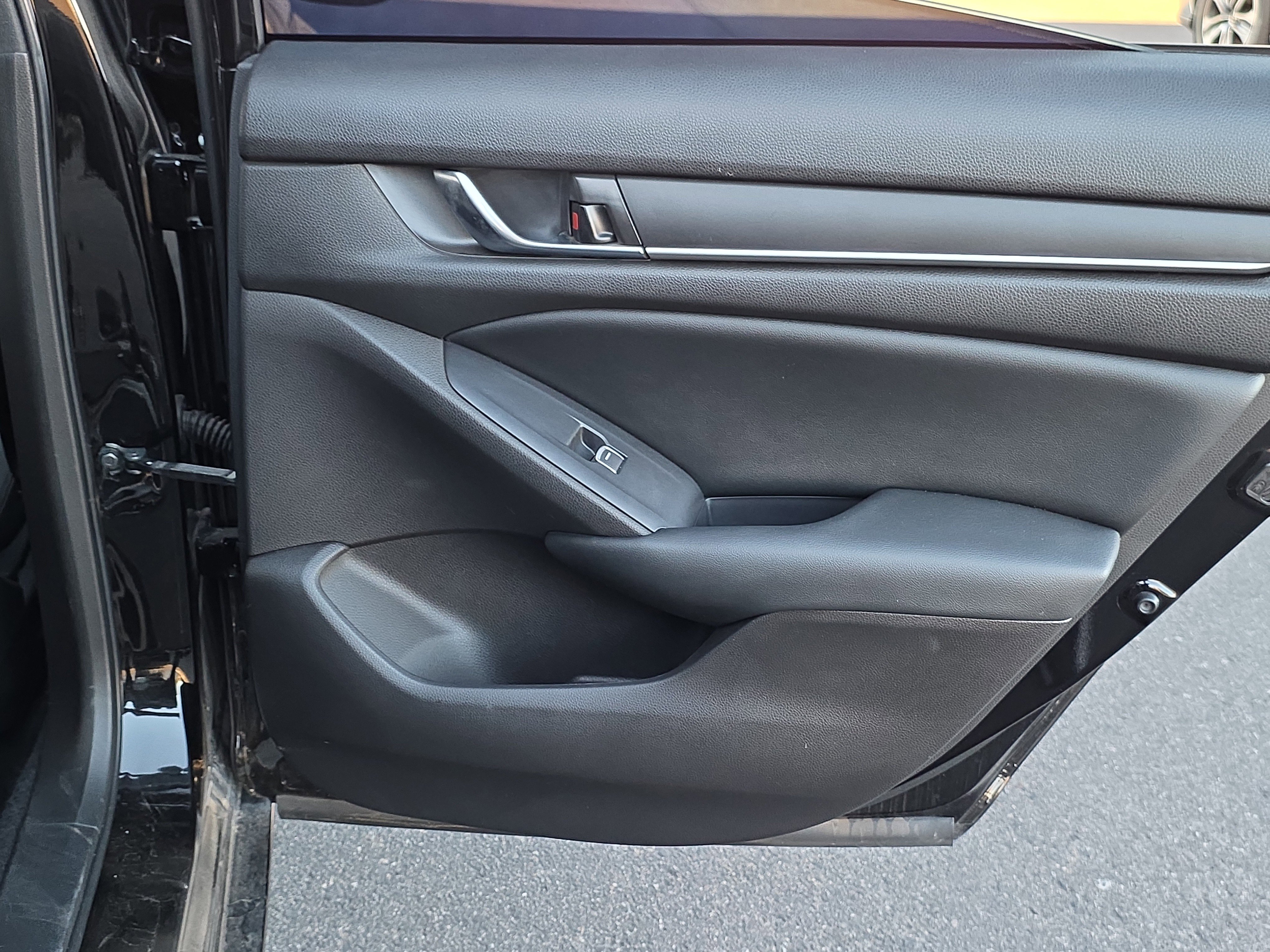 Used 2022 Honda Accord Sport image 25