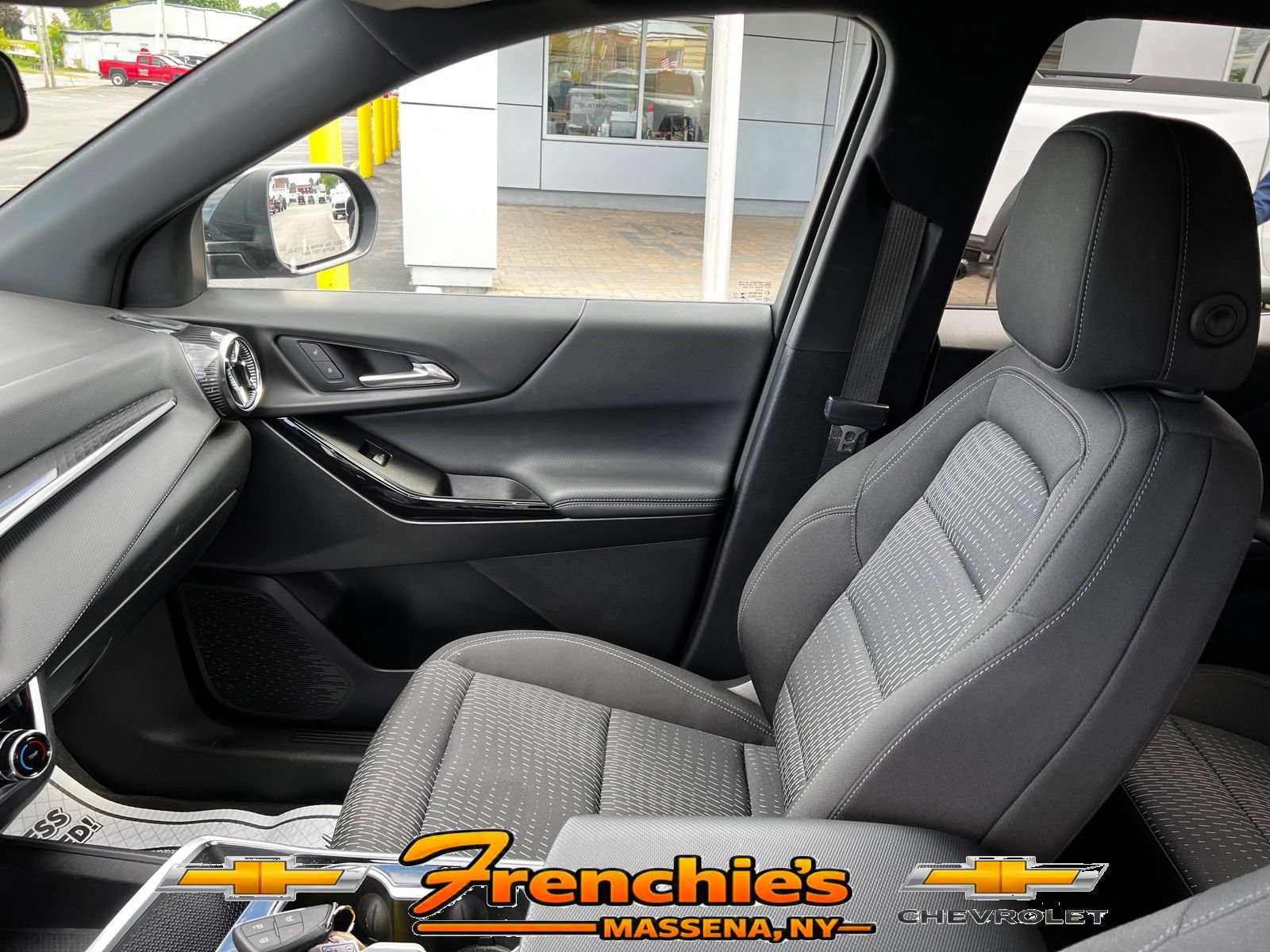 Used 2025 Chevrolet Equinox LT AWD/4WD image 19