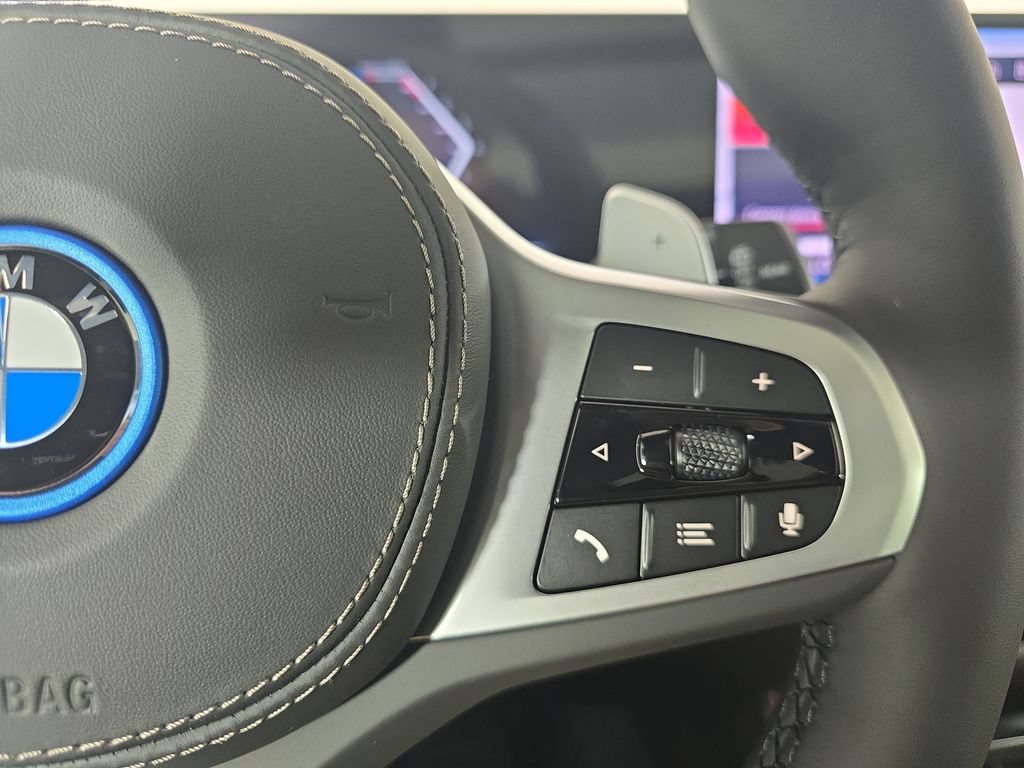 New 2026 BMW X5 xDrive50e w/ M Sport Package AWD/4WD image 18