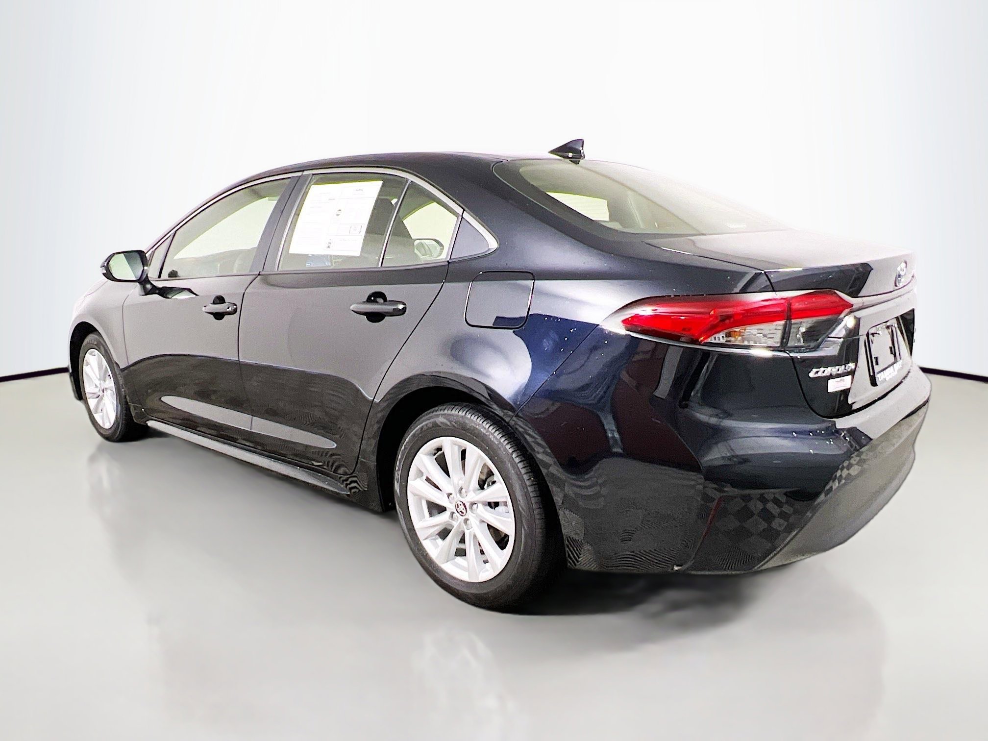 Used 2025 Toyota Corolla XLE image 8