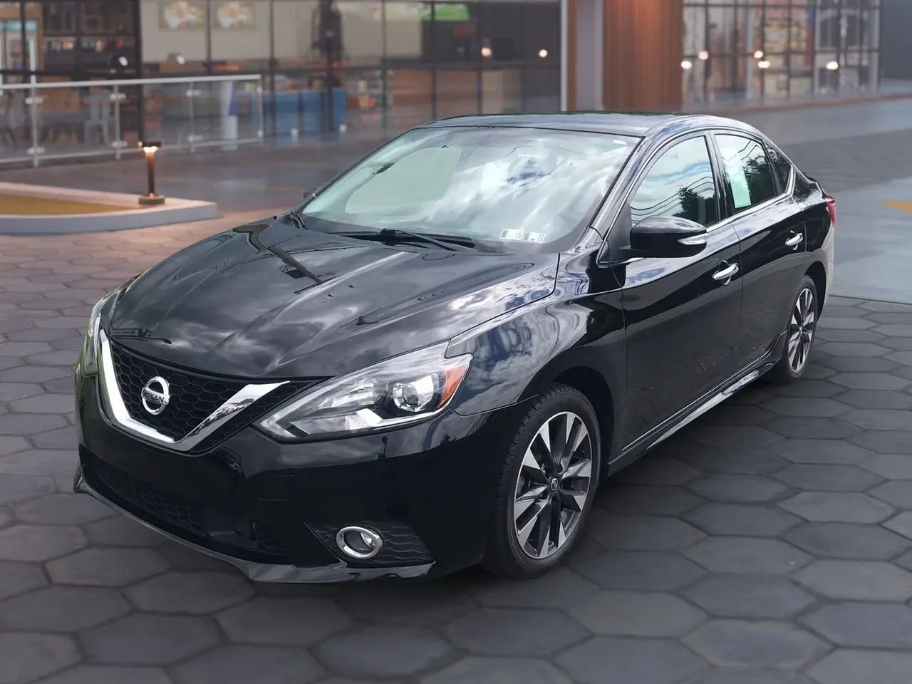 Used 2019 Nissan Sentra SR FWD image 6